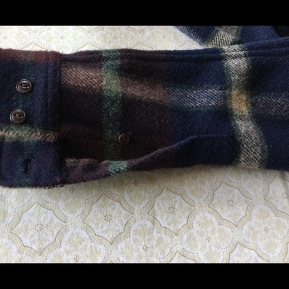 Lauren Ralph Lauren Petite Lambwool Shirt Jacket. - Picture 9 of 13